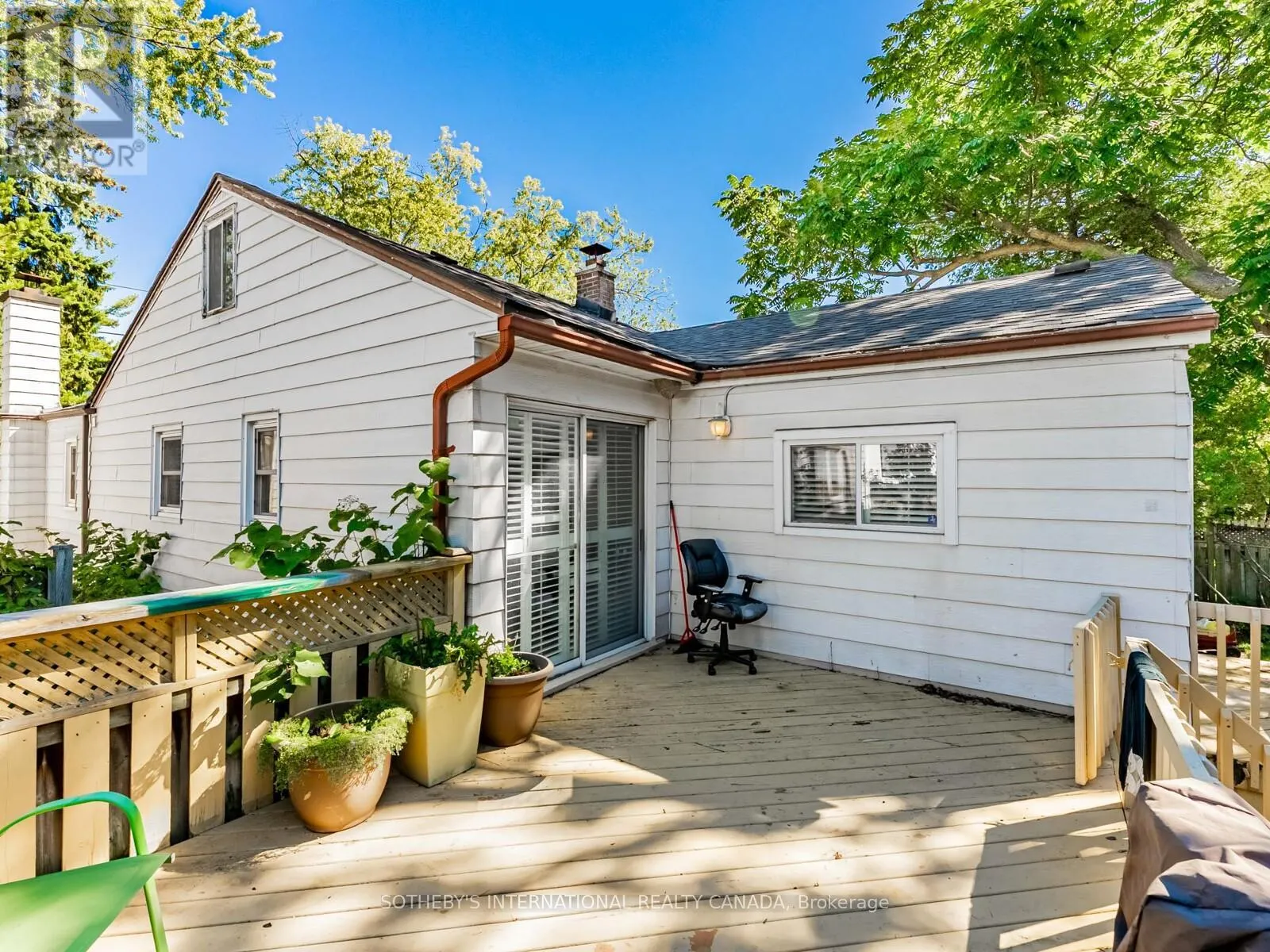 1218 LAKEBREEZE DRIVE