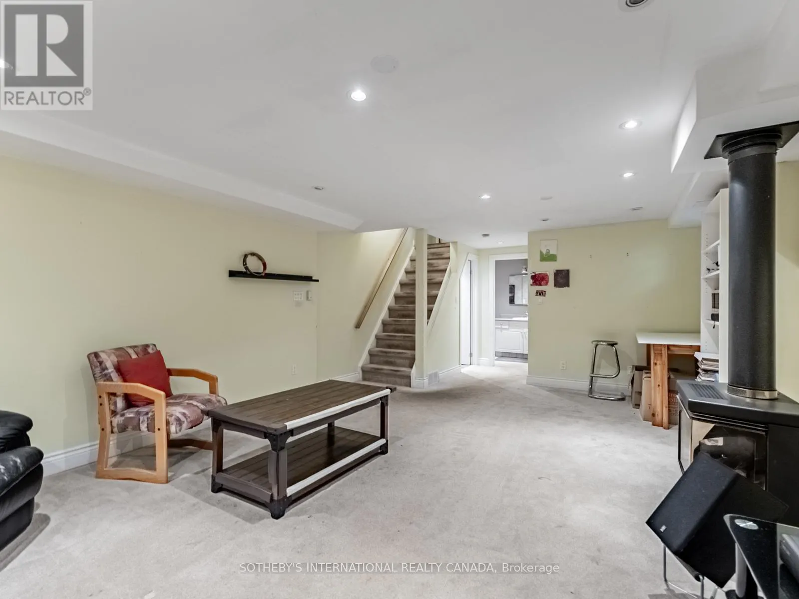 1218 LAKEBREEZE DRIVE