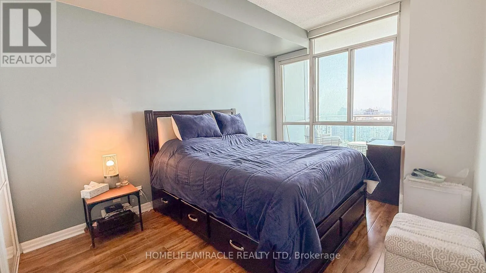 2803 - 220 BURNHAMTHORPE ROAD W