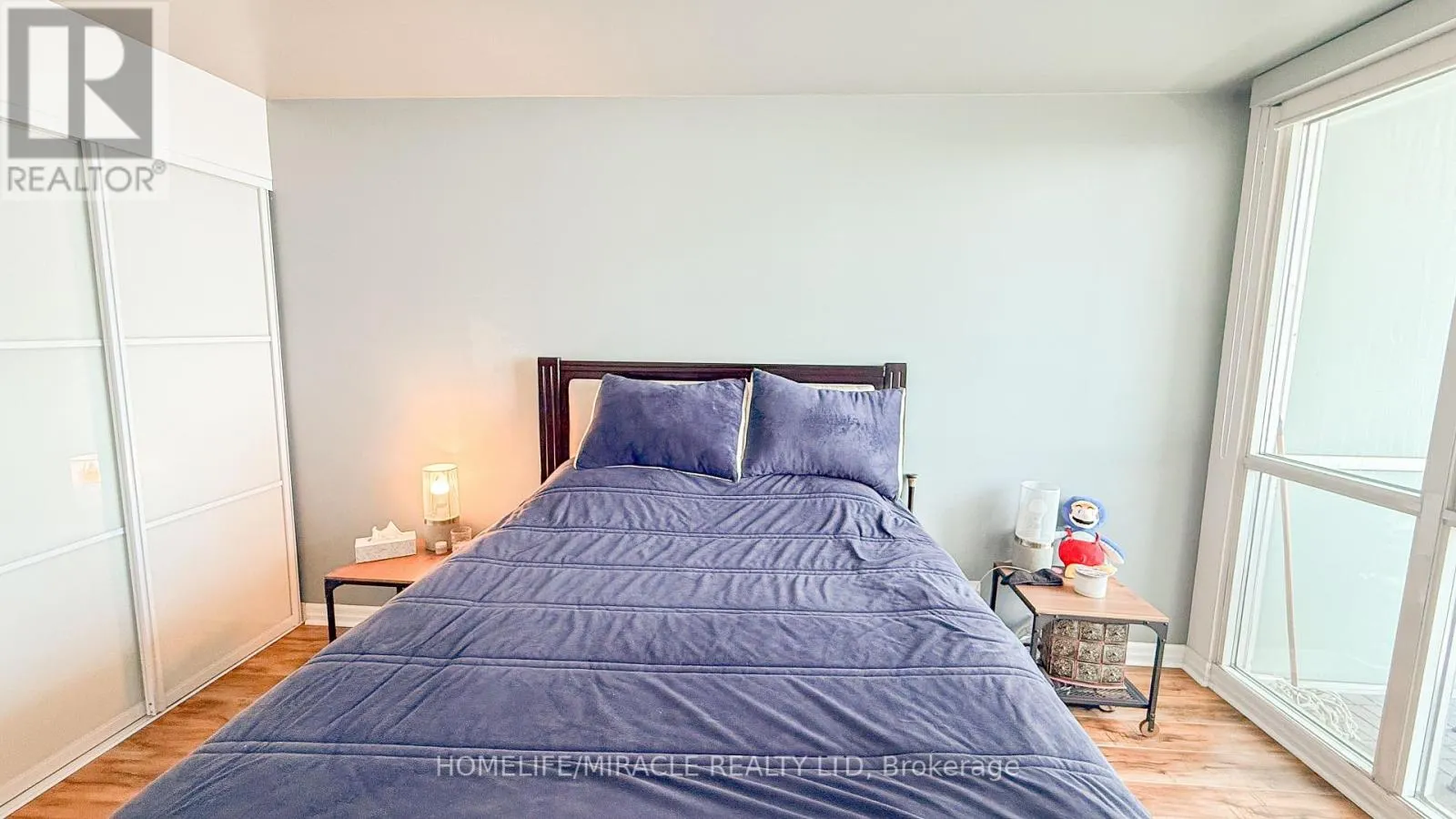 2803 - 220 BURNHAMTHORPE ROAD W