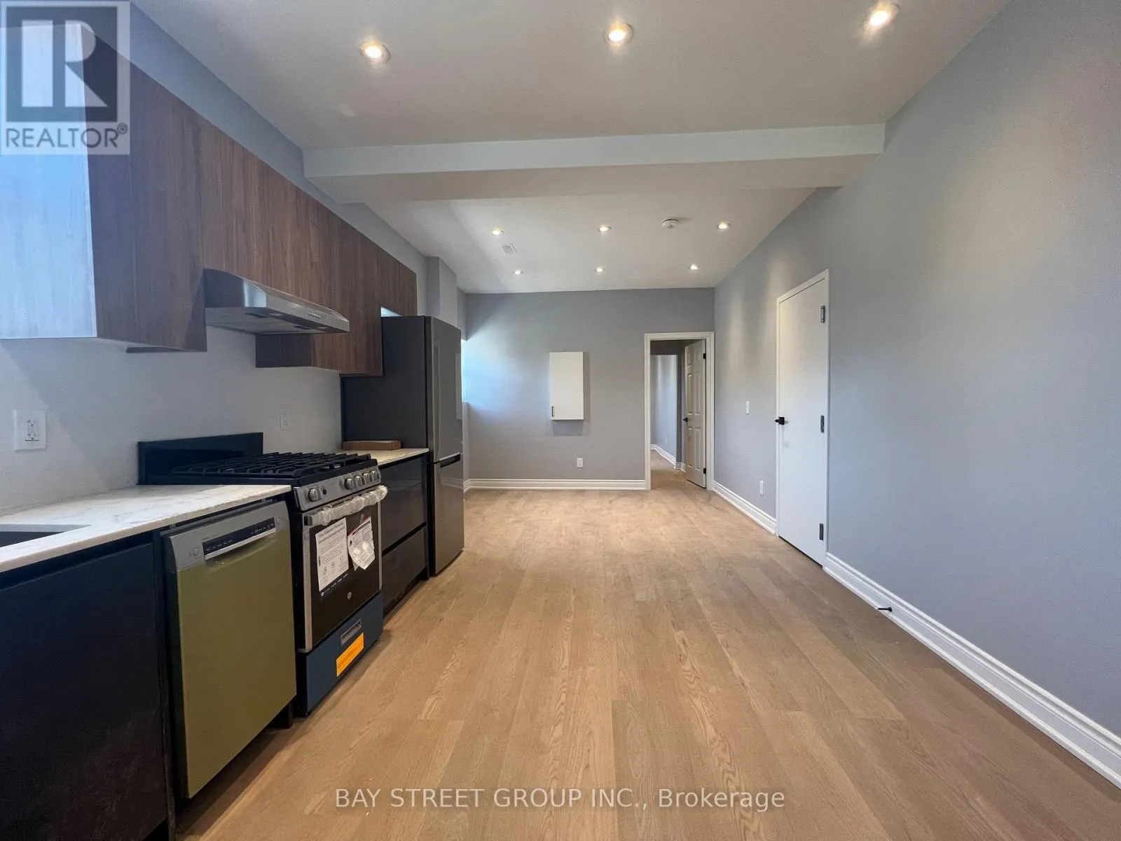 202 - 2386 LAKE SHORE BOULEVARD W