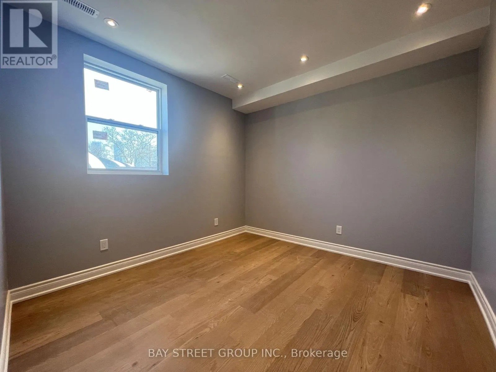 202 - 2386 LAKE SHORE BOULEVARD W