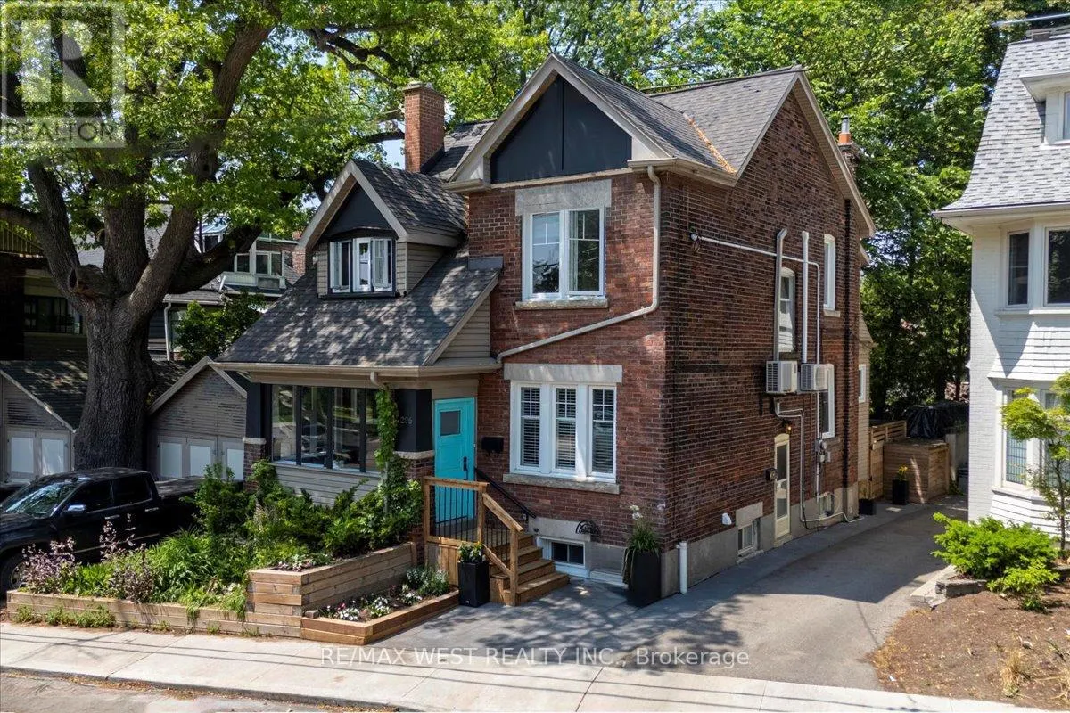 206 HOWARD PARK AVENUE