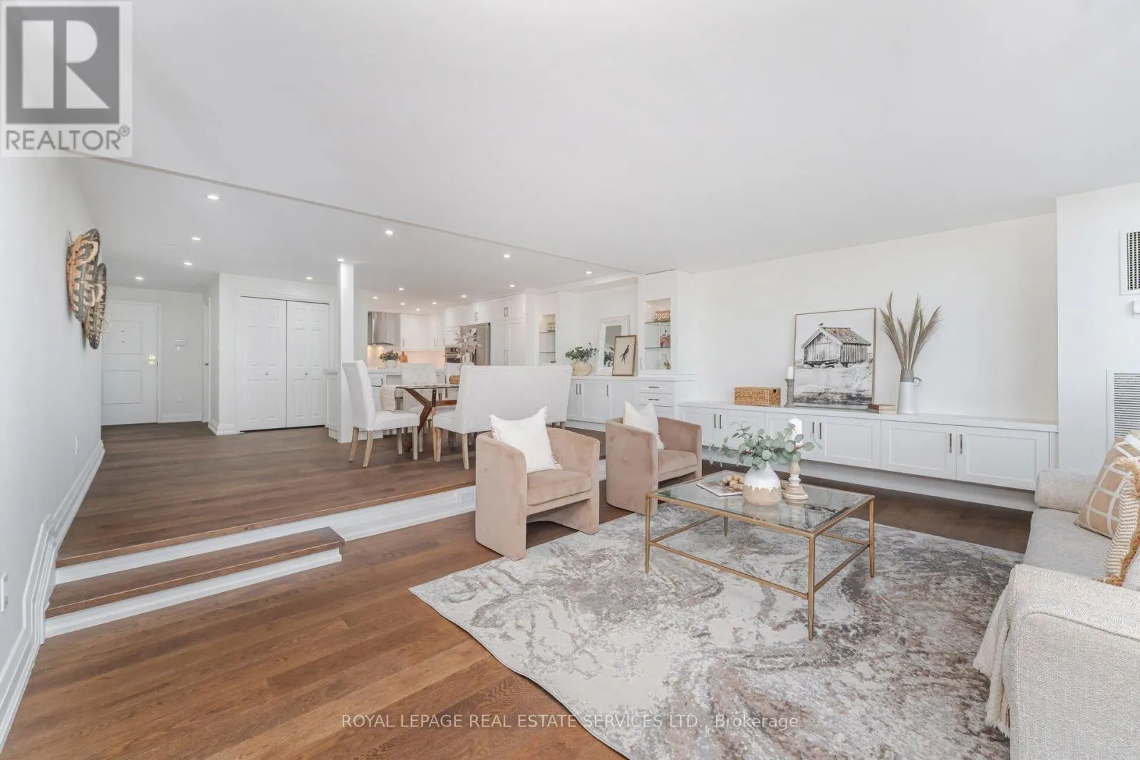 306 - 2180 MARINE DRIVE
