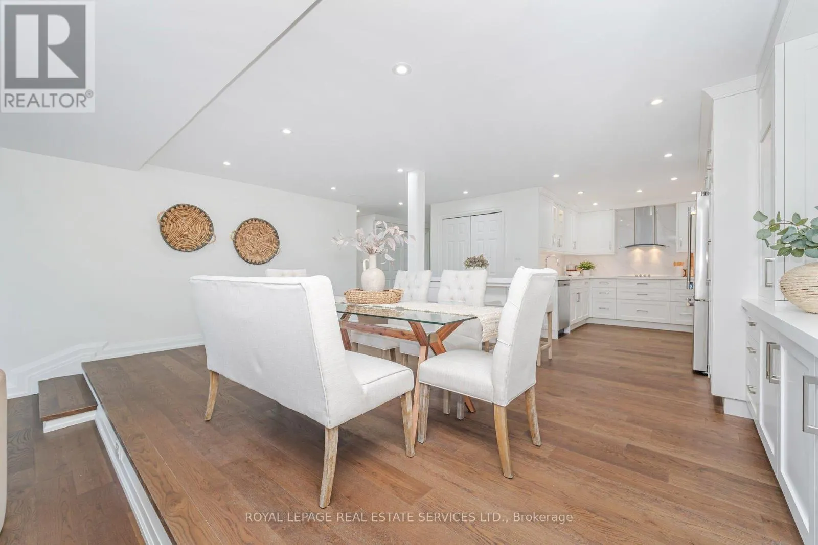 306 - 2180 MARINE DRIVE
