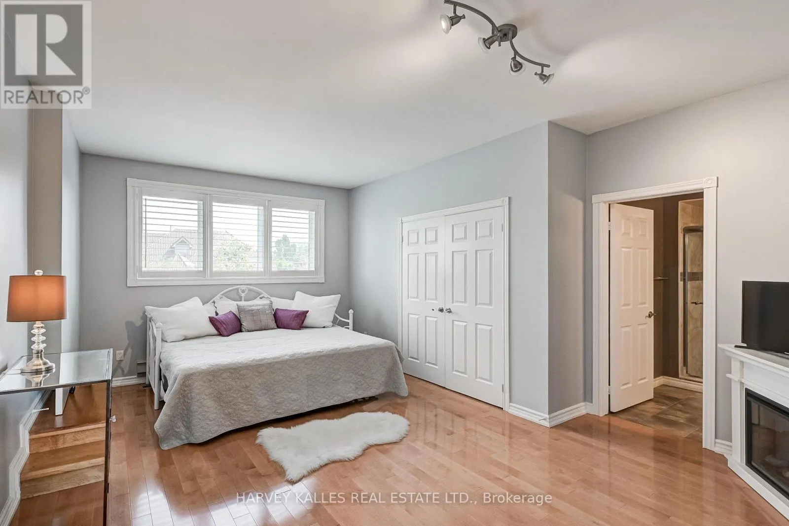 5108 FOREST HILL DRIVE