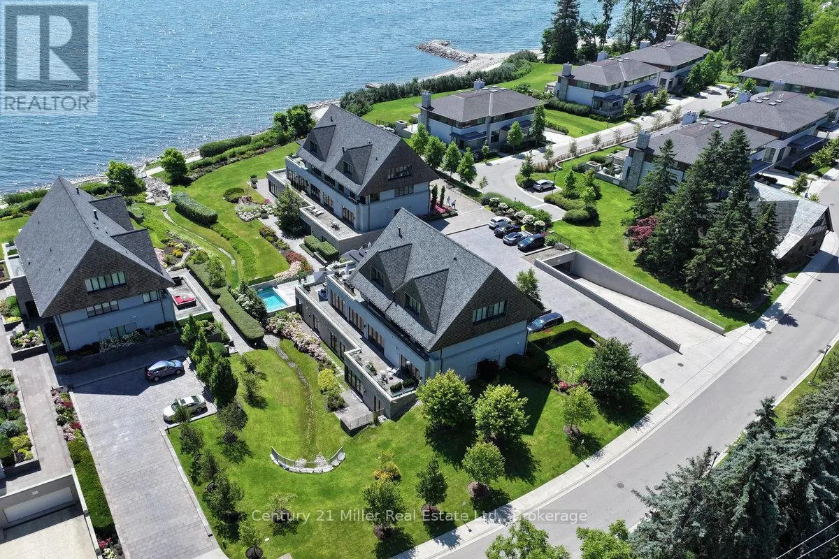 26 - 10 MAPLE GROVE DRIVE, #26