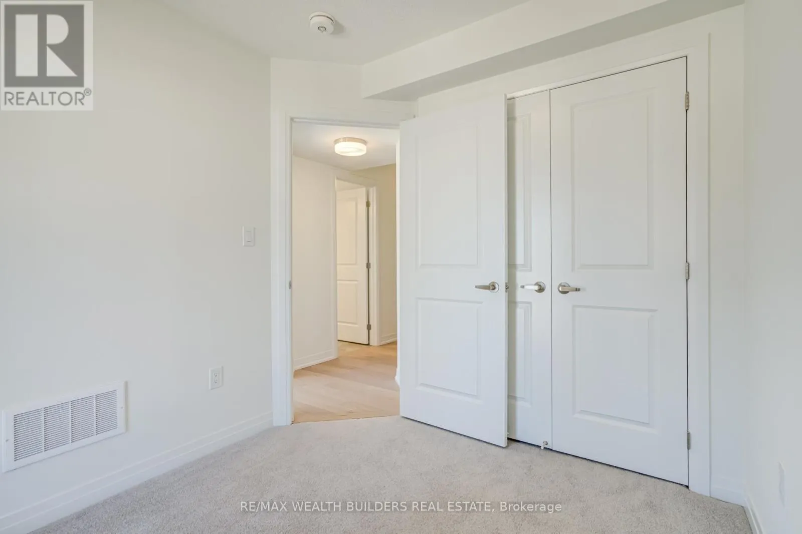 1 KINGS HILL DRIVE