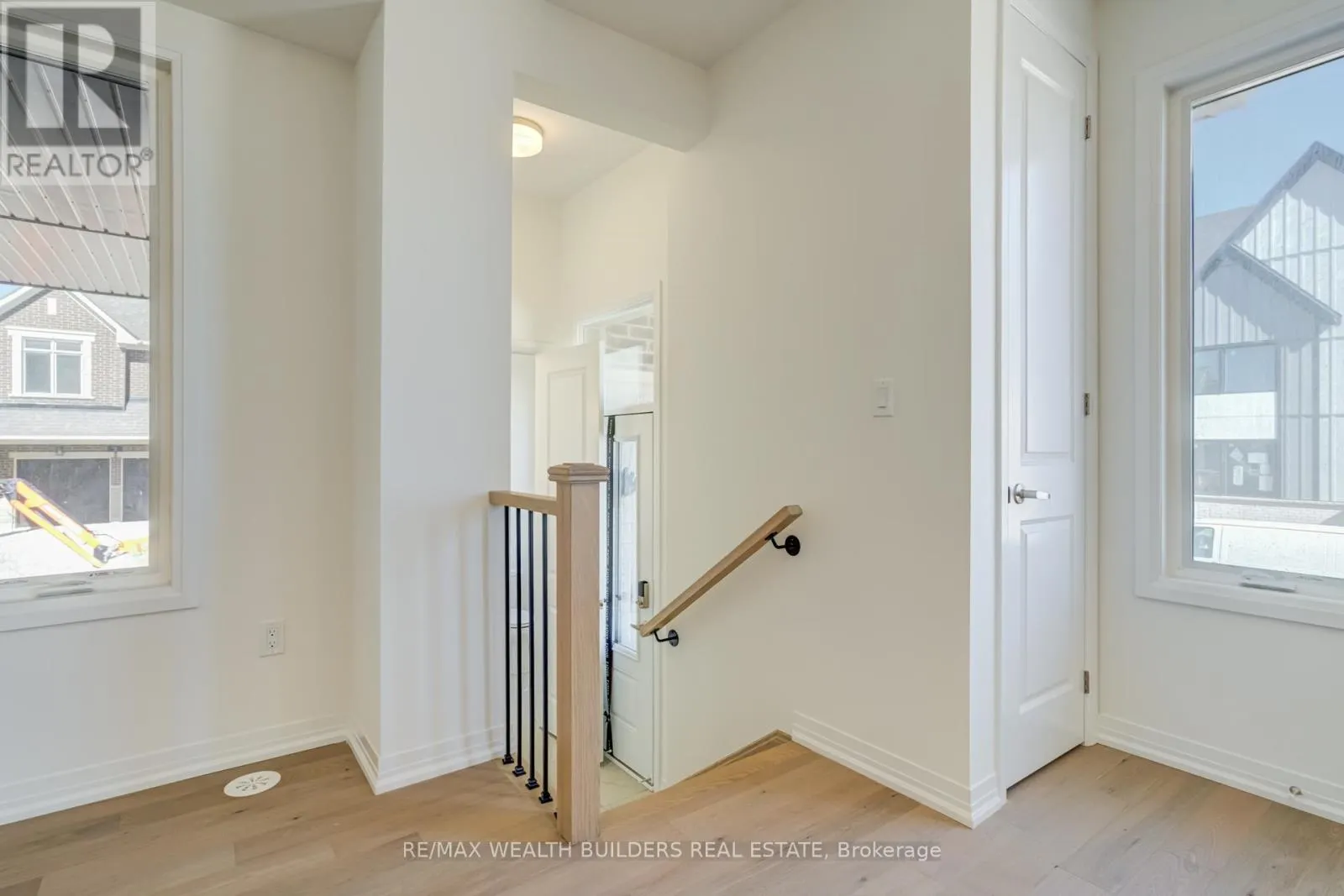 1 KINGS HILL DRIVE