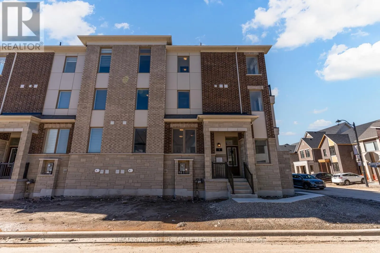 1 KINGS HILL DRIVE