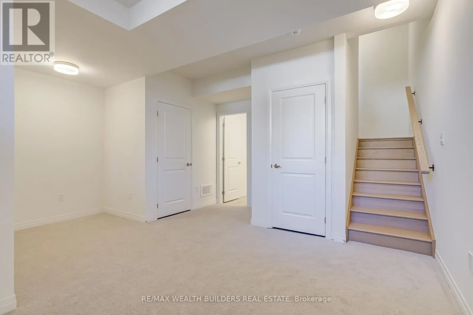 1 KINGS HILL DRIVE