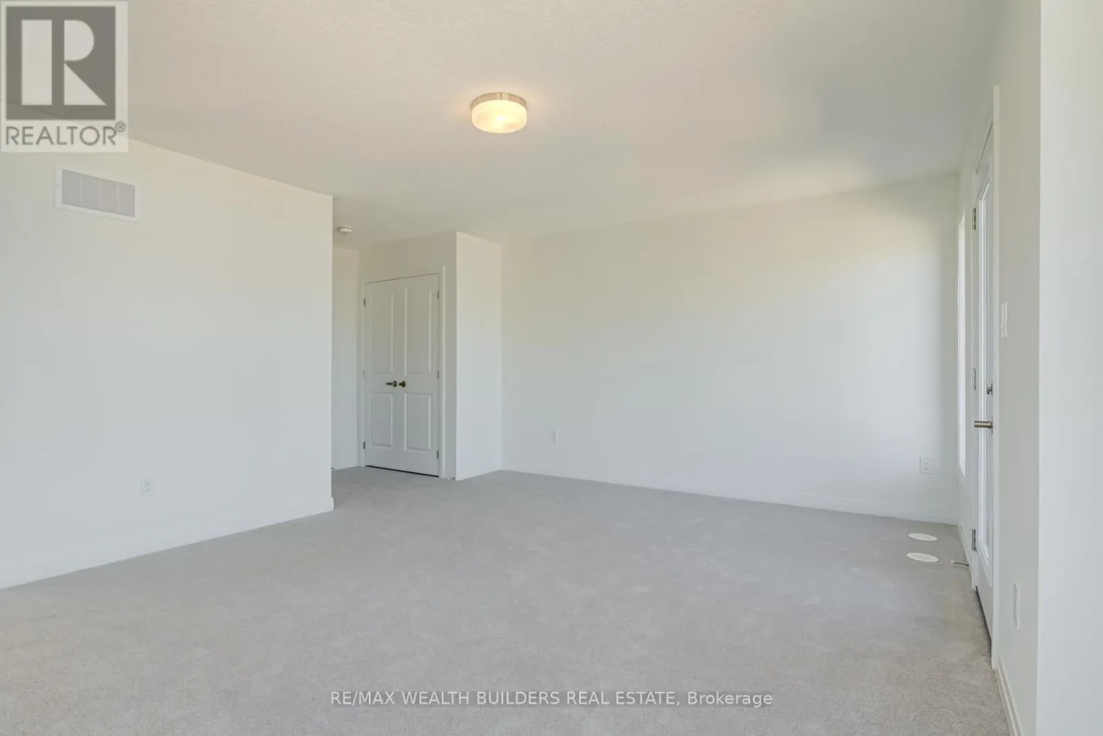 1 KINGS HILL DRIVE