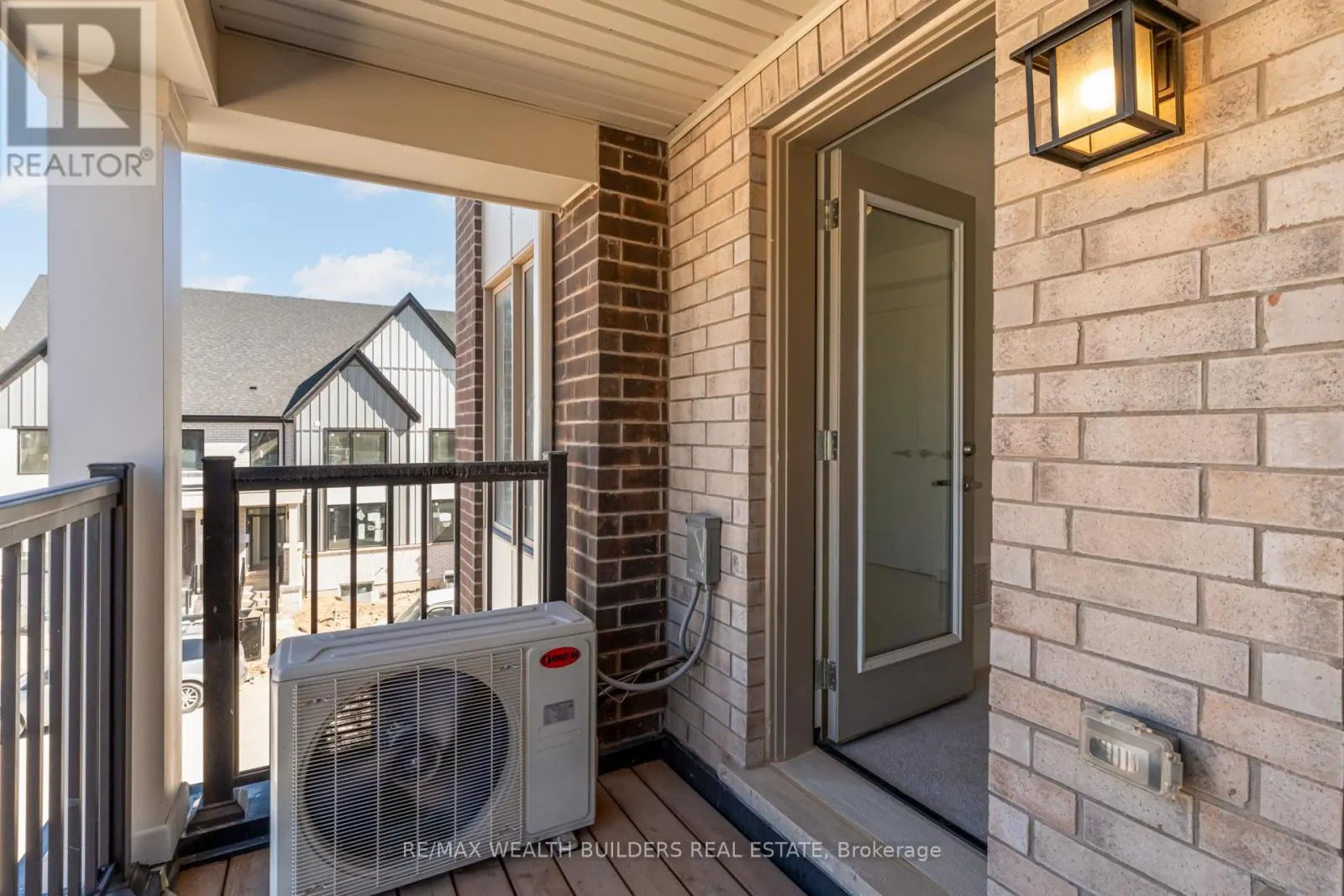 1 KINGS HILL DRIVE