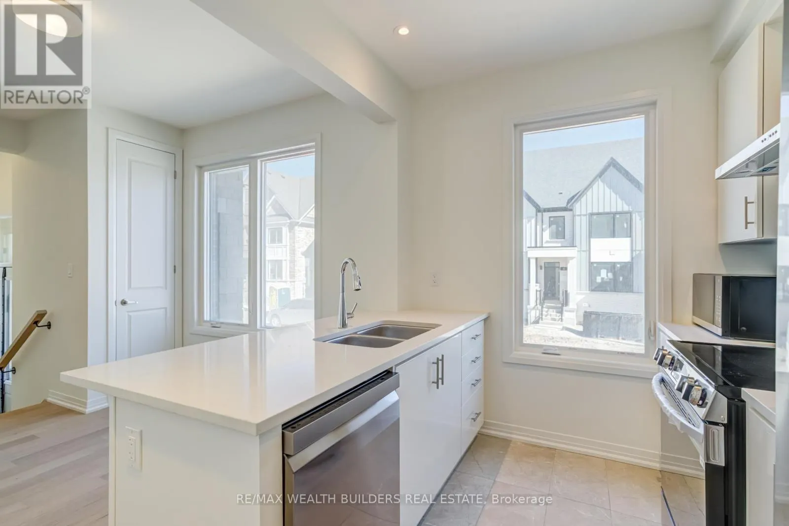 1 KINGS HILL DRIVE