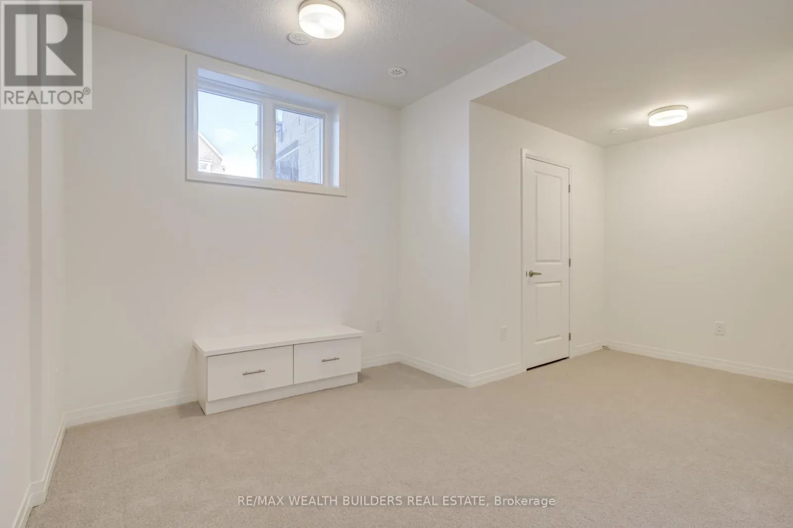 1 KINGS HILL DRIVE