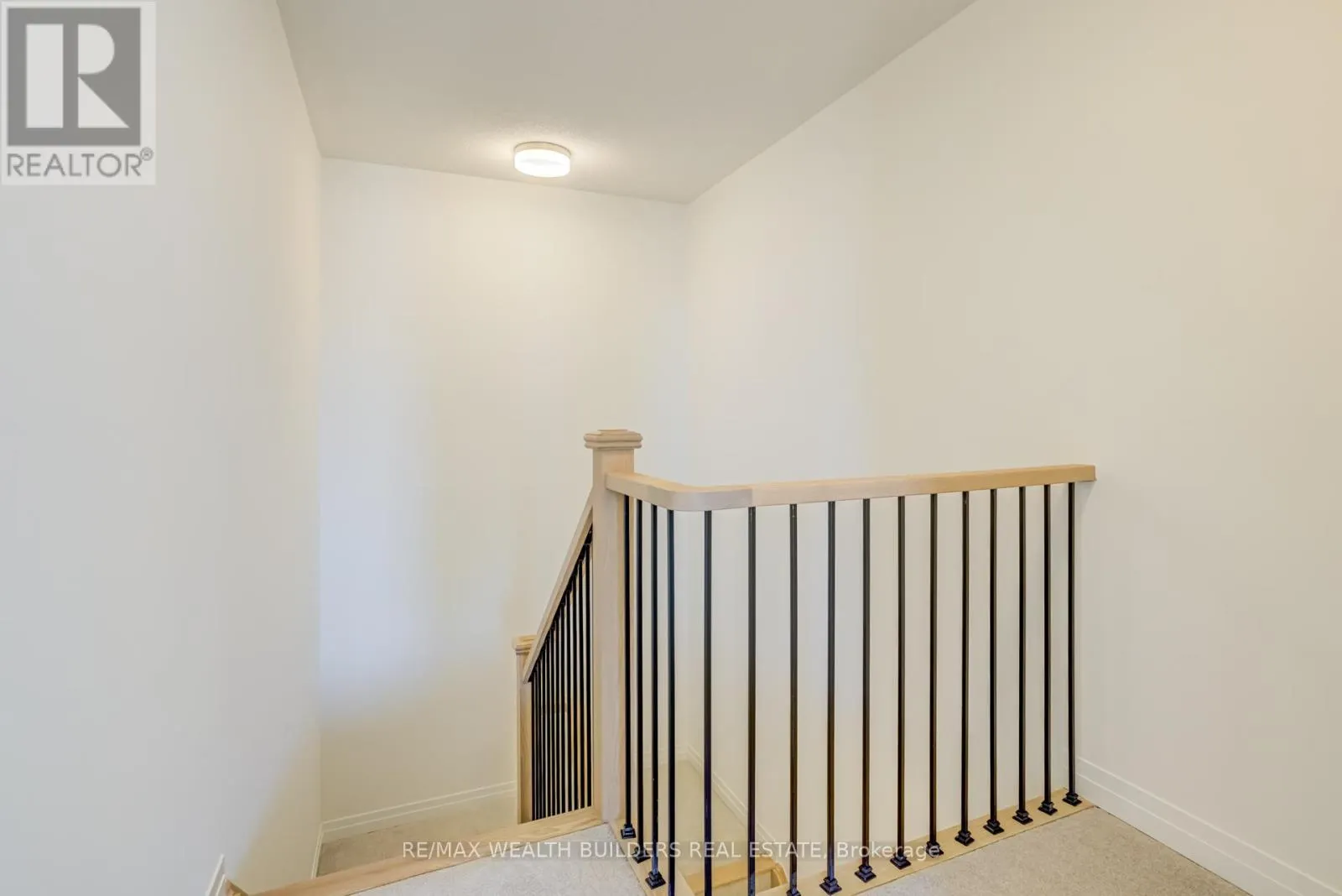 1 KINGS HILL DRIVE