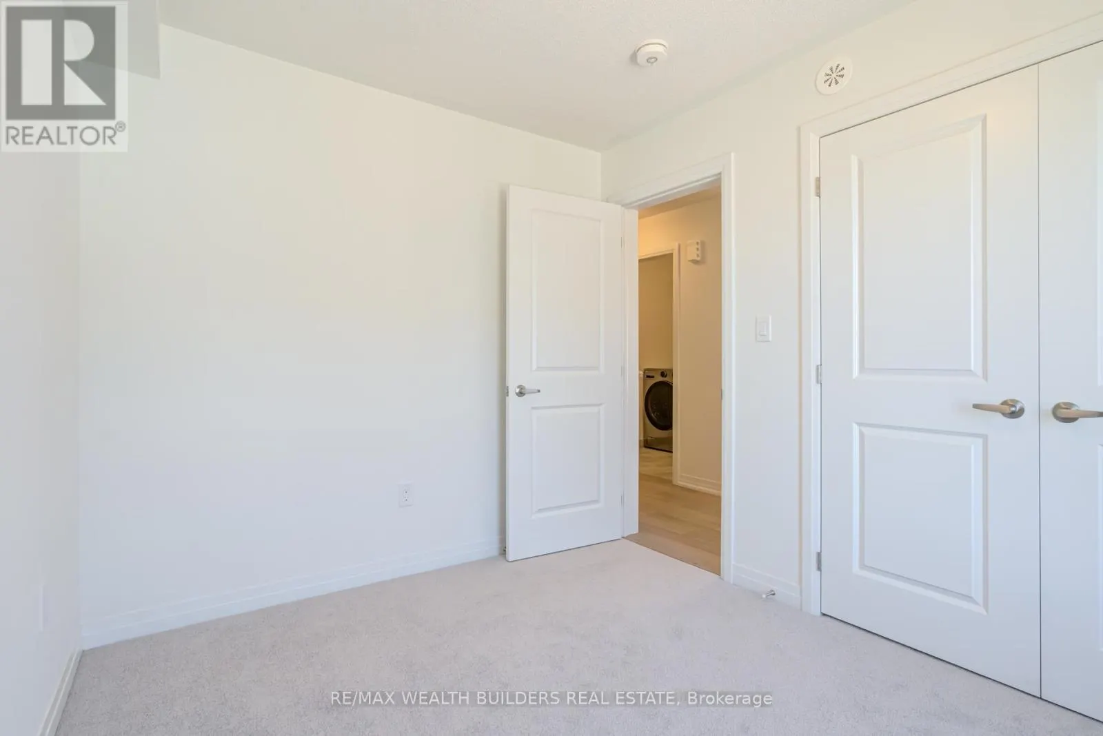 1 KINGS HILL DRIVE