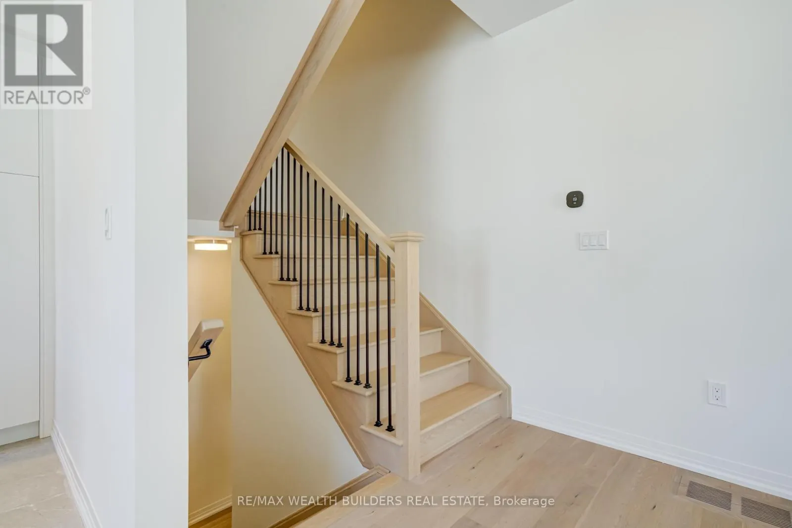 1 KINGS HILL DRIVE