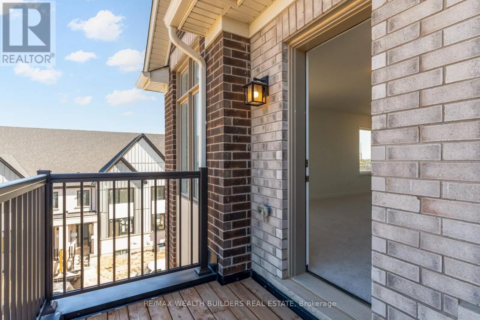 1 KINGS HILL DRIVE