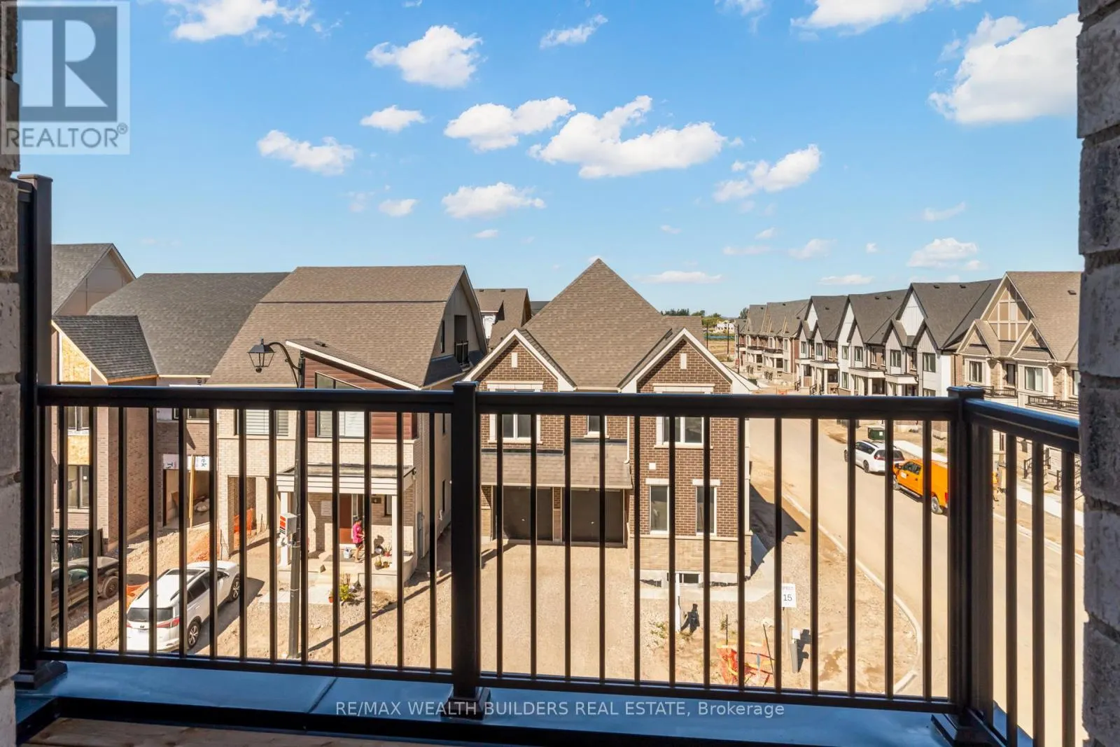 1 KINGS HILL DRIVE