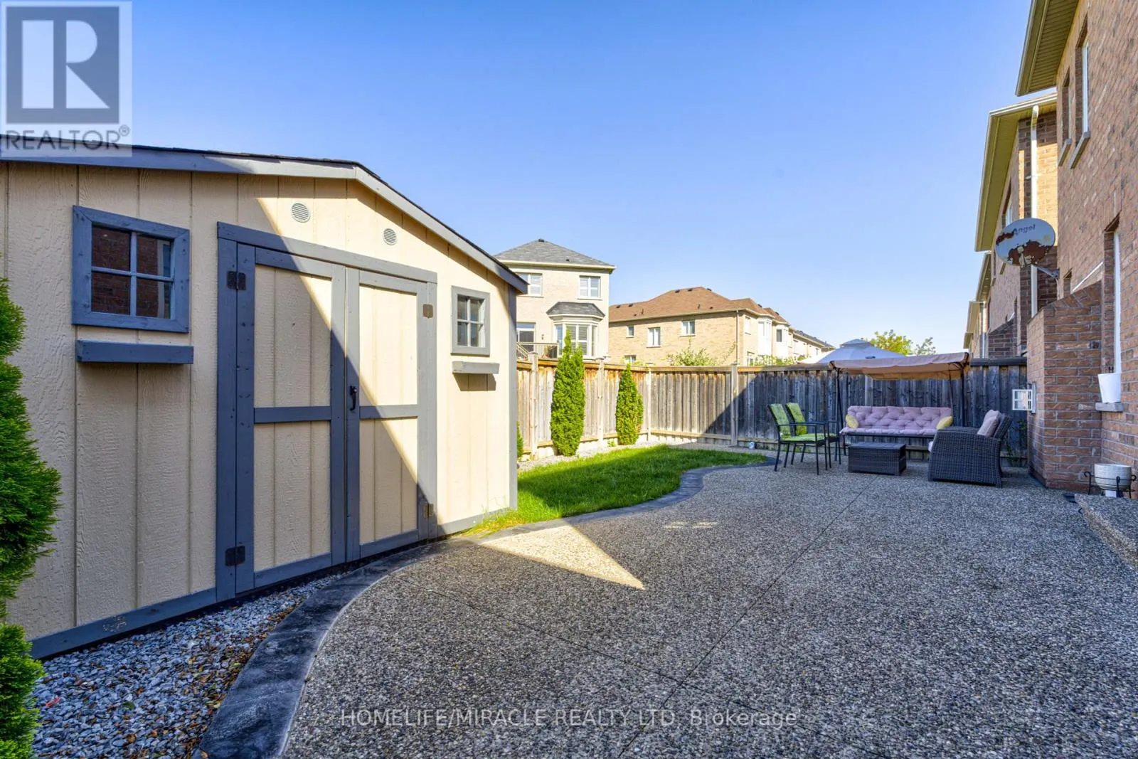 26 FITZGIBSON STREET