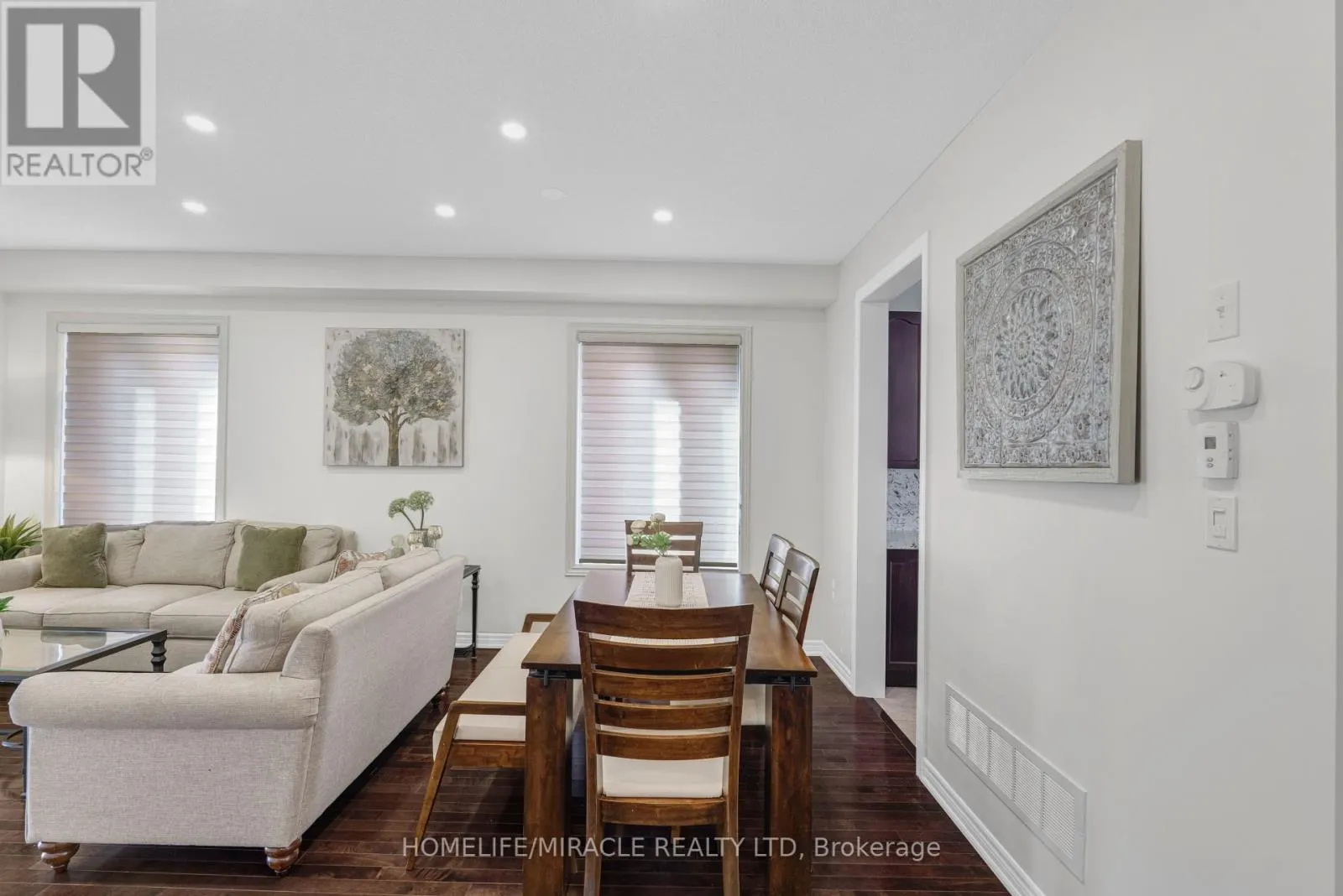 26 FITZGIBSON STREET