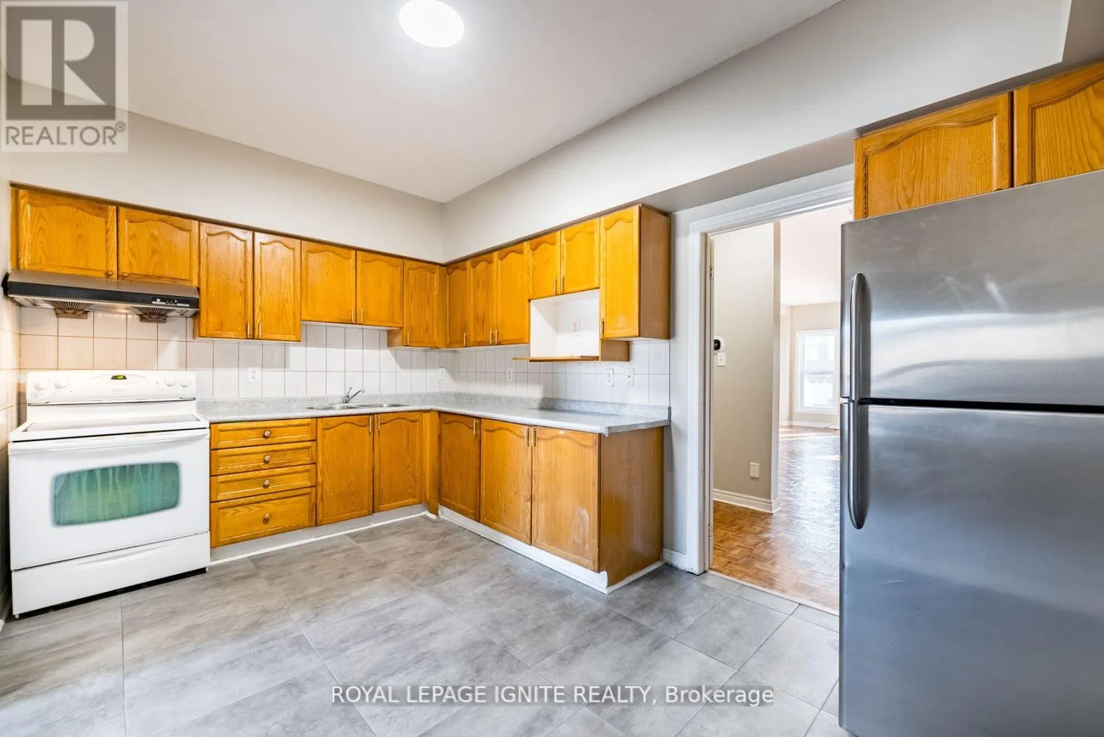 UPPER - 176 WRIGHT AVENUE