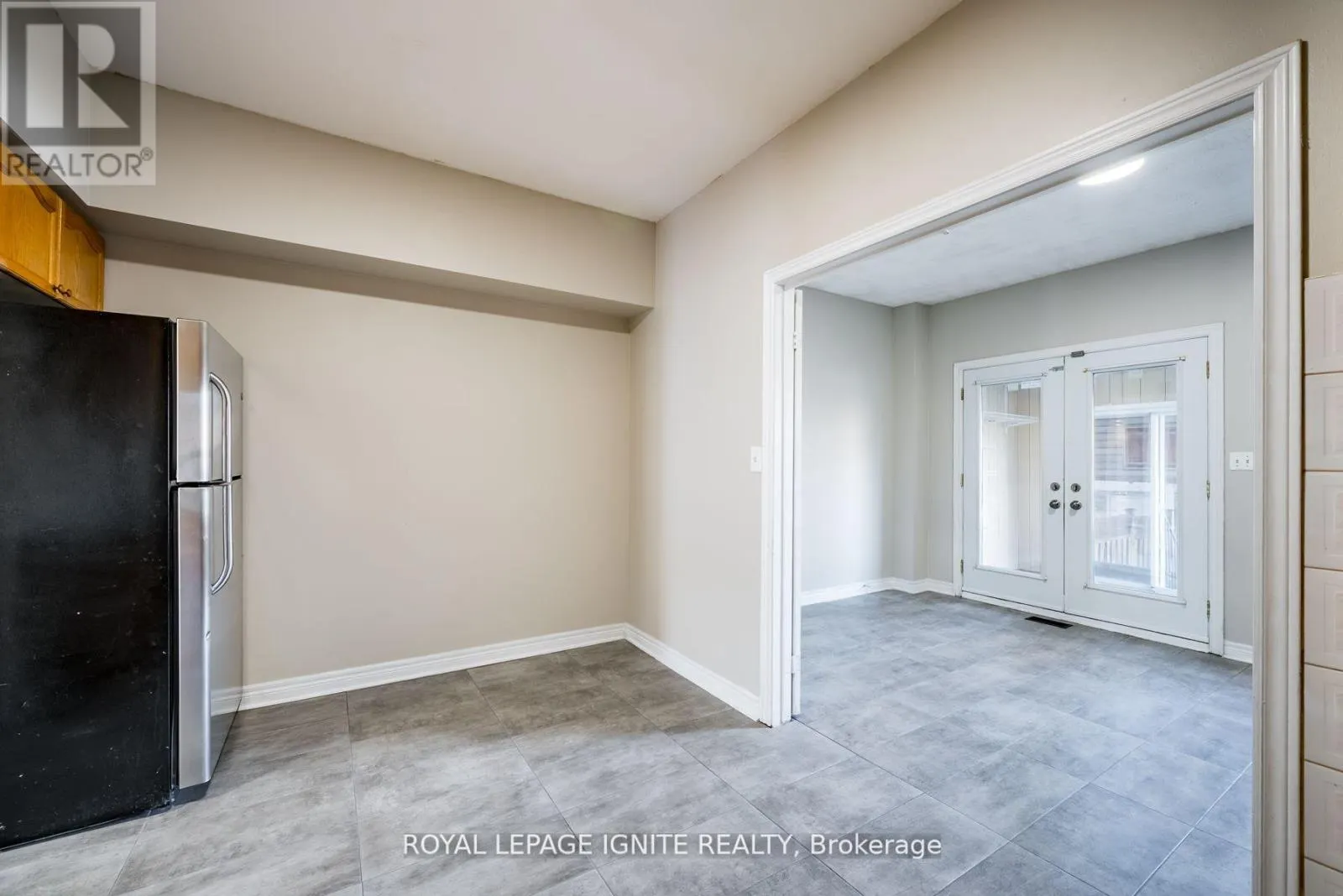UPPER - 176 WRIGHT AVENUE