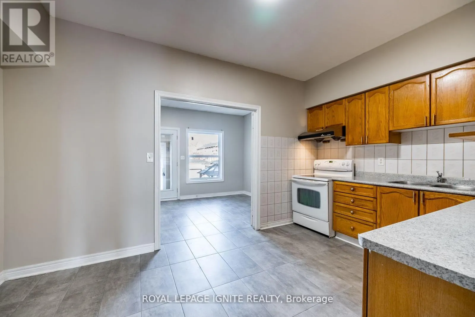 UPPER - 176 WRIGHT AVENUE