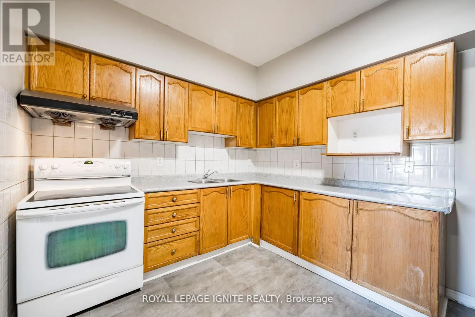 UPPER - 176 WRIGHT AVENUE