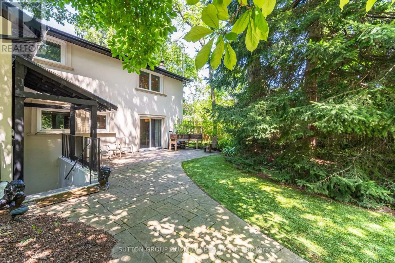 1063 GREENOAKS DRIVE