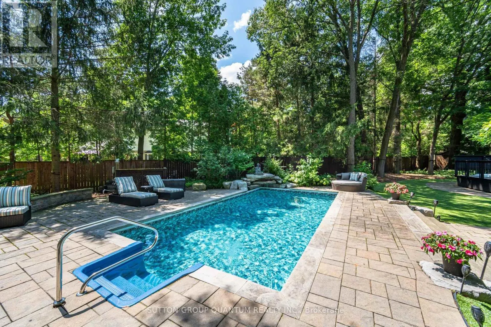 1063 GREENOAKS DRIVE