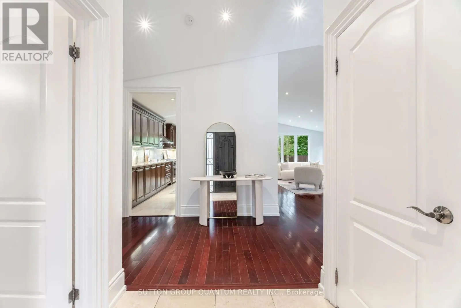 1063 GREENOAKS DRIVE