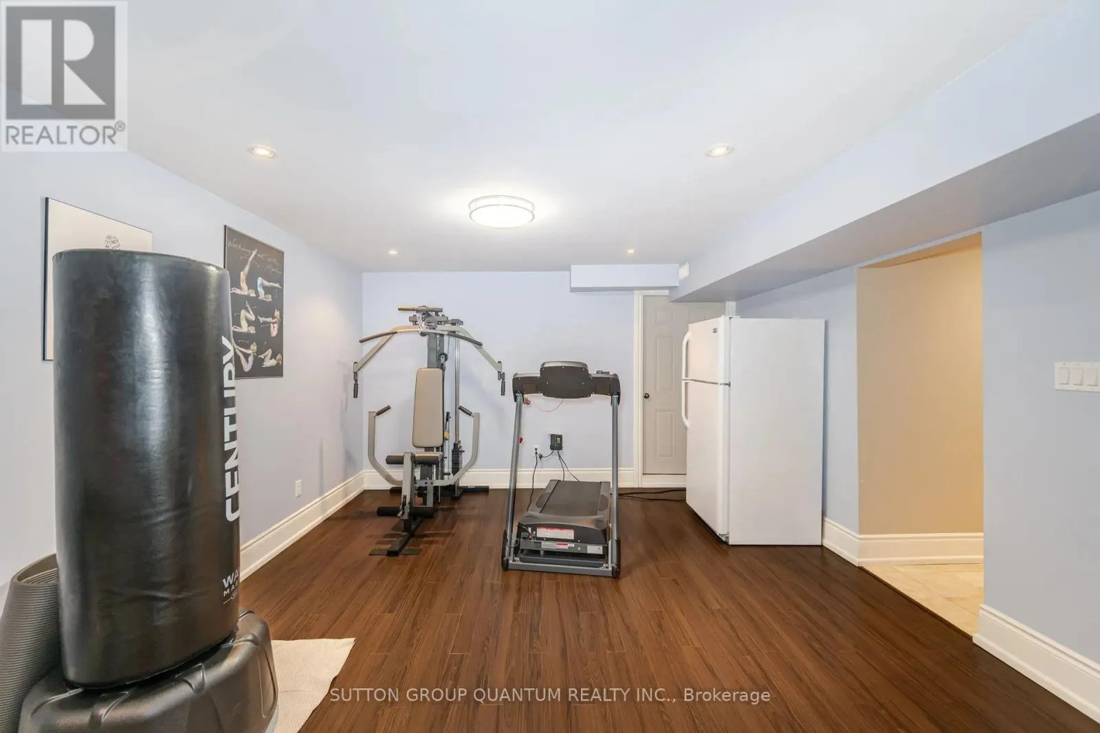 1063 GREENOAKS DRIVE