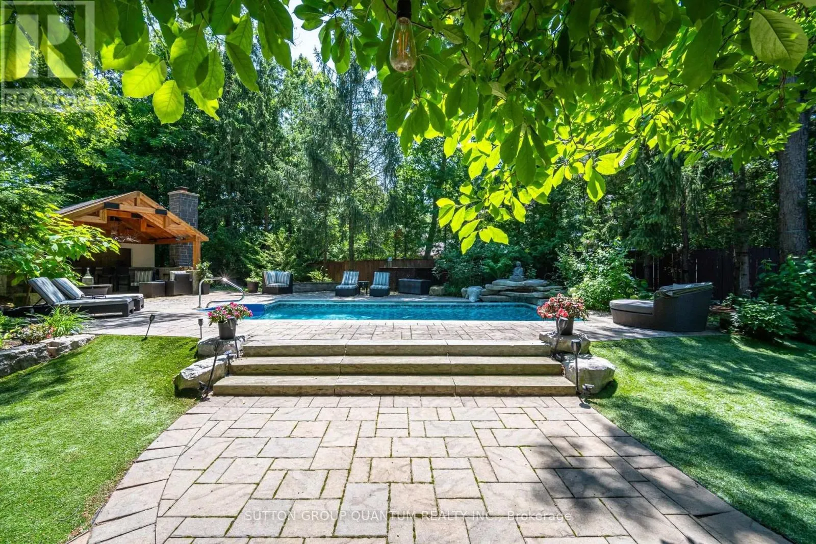 1063 GREENOAKS DRIVE