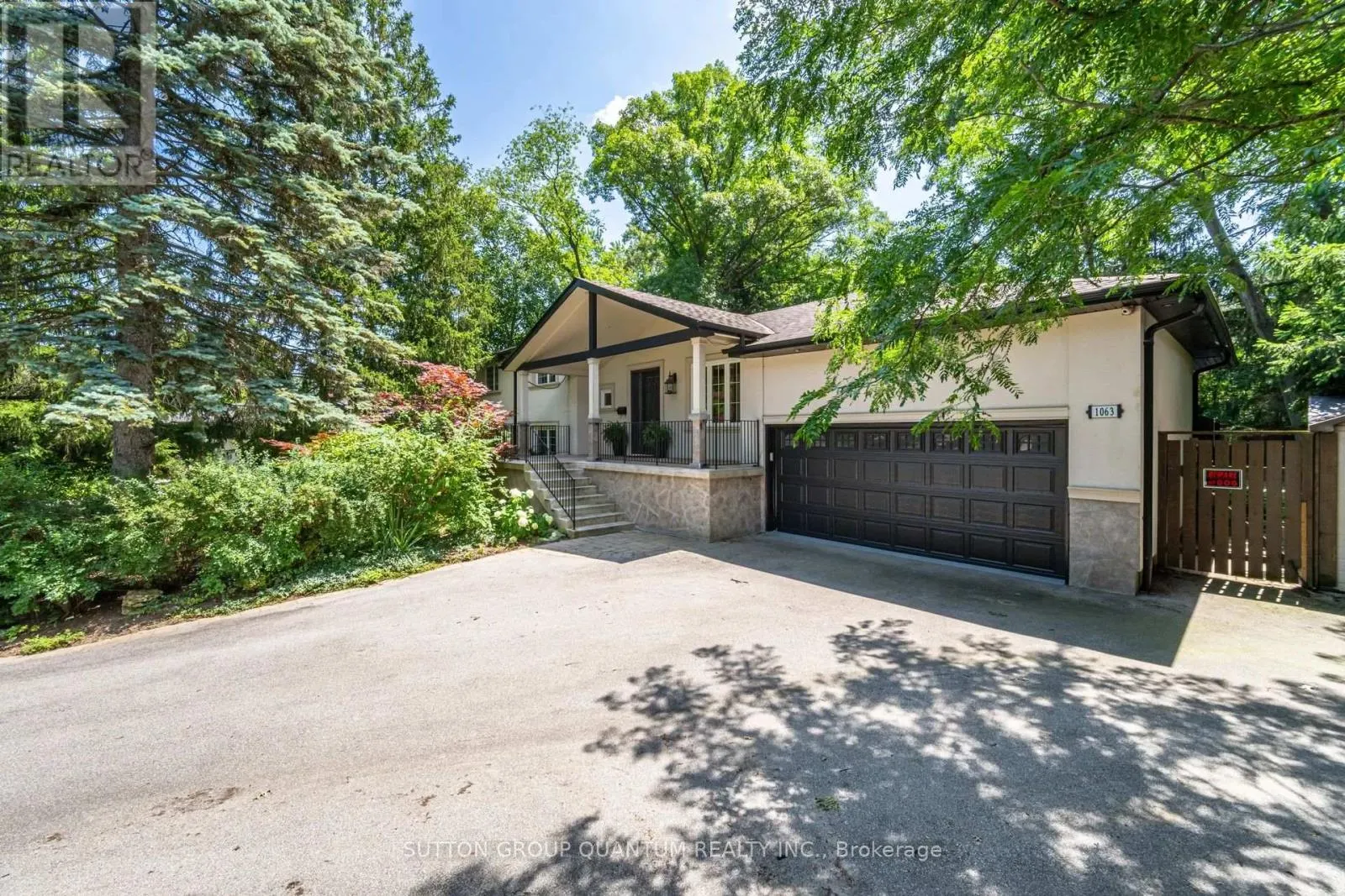 1063 GREENOAKS DRIVE