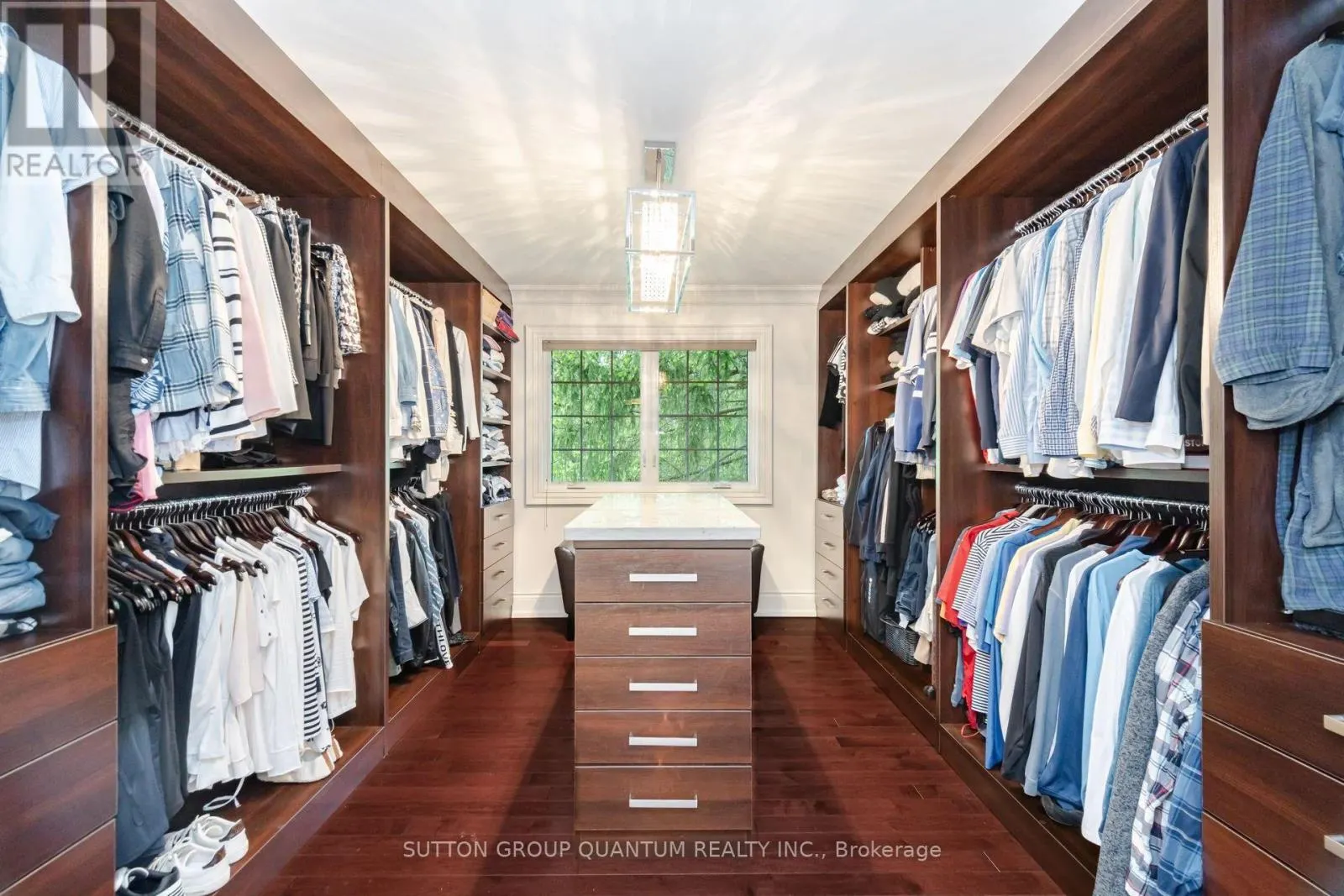 1063 GREENOAKS DRIVE