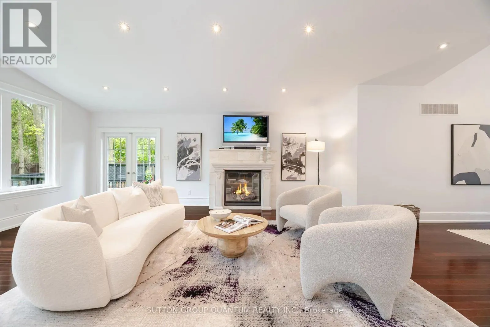 1063 GREENOAKS DRIVE