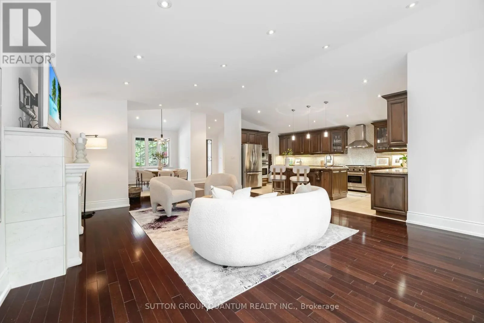 1063 GREENOAKS DRIVE