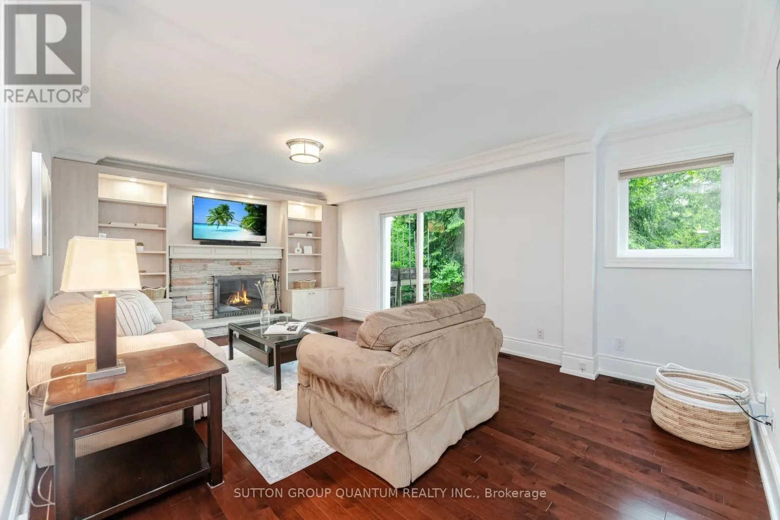1063 GREENOAKS DRIVE
