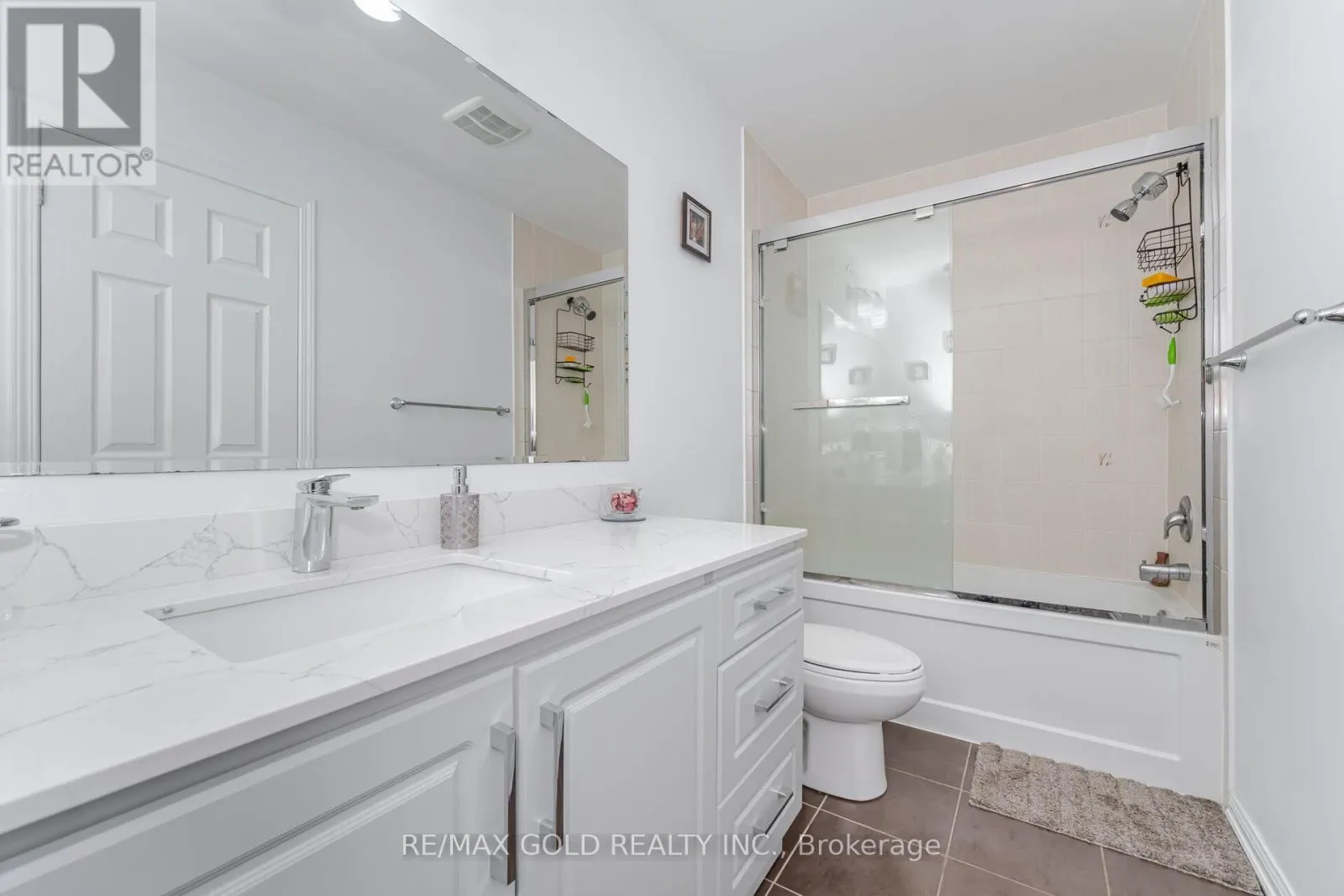 152 VANHORNE CLOSE