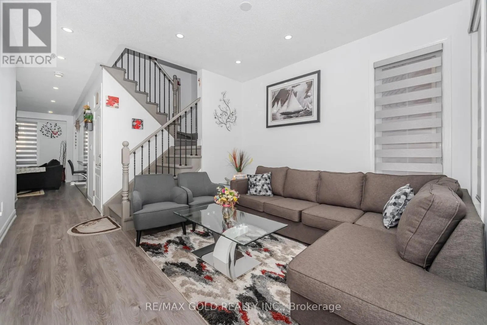 152 VANHORNE CLOSE