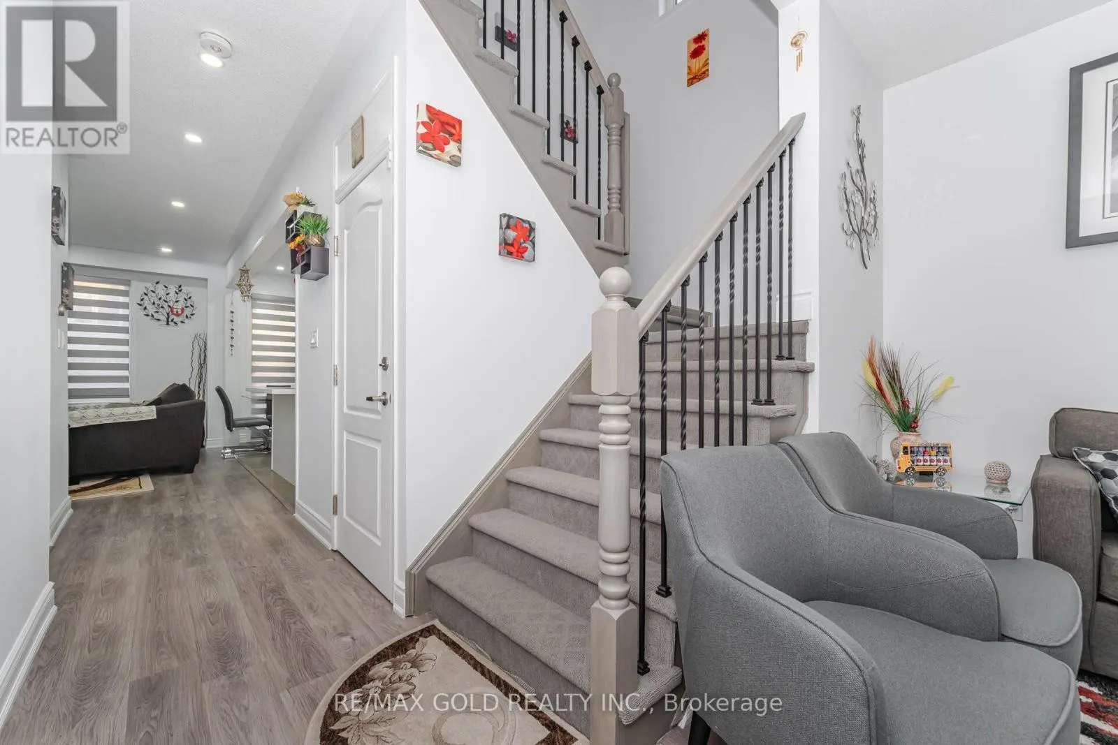 152 VANHORNE CLOSE