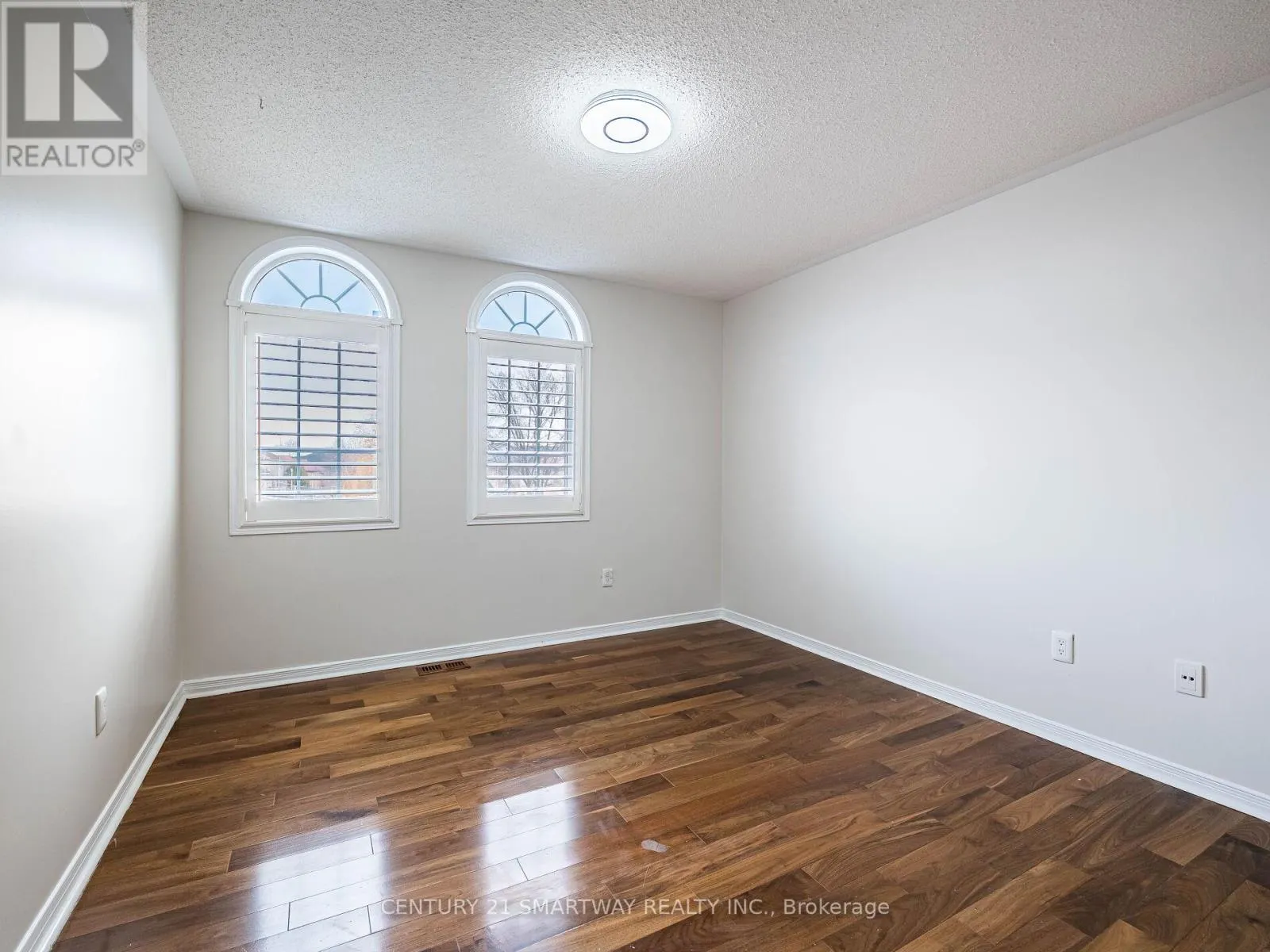 124 PORCHLIGHT ROAD