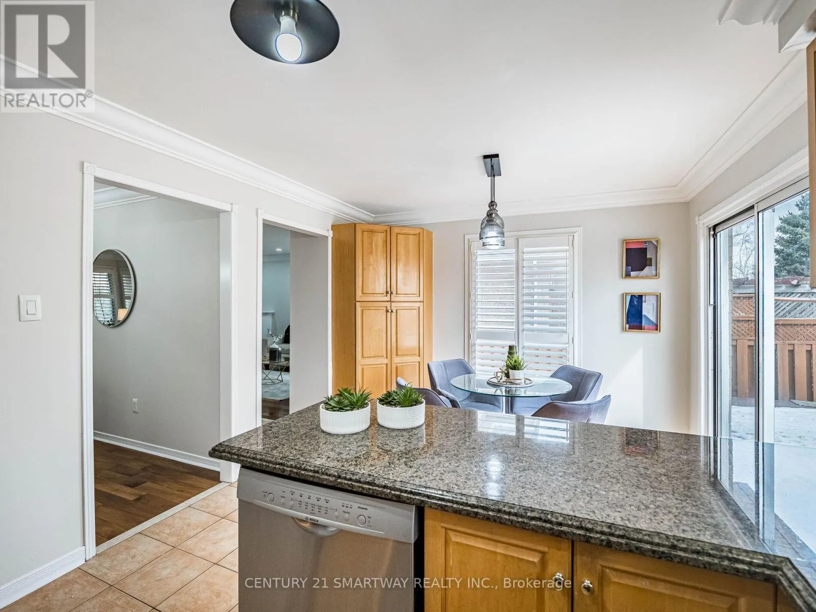 124 PORCHLIGHT ROAD
