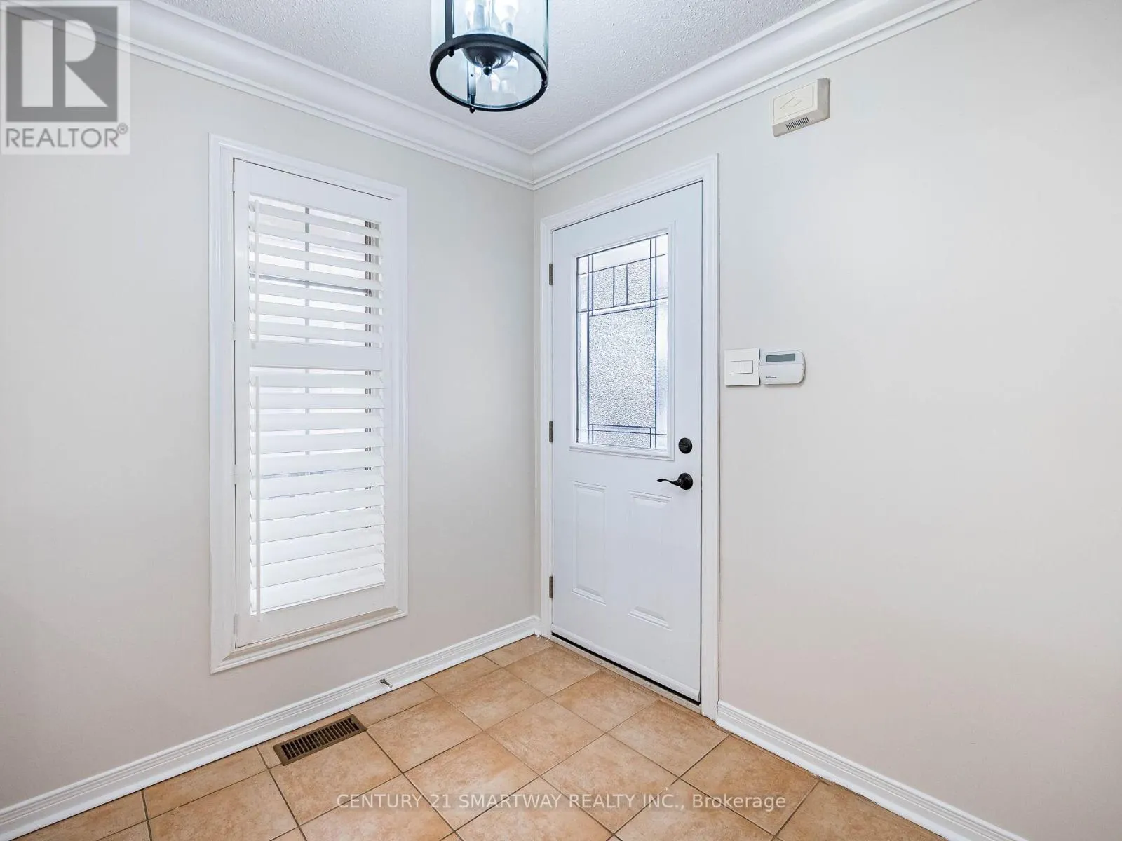 124 PORCHLIGHT ROAD