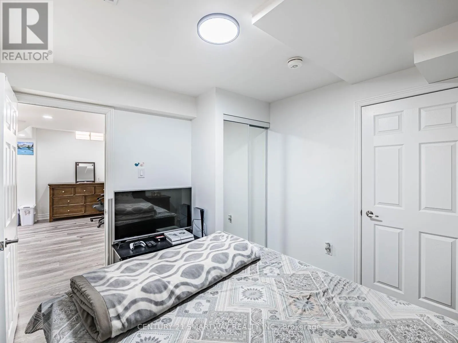 124 PORCHLIGHT ROAD