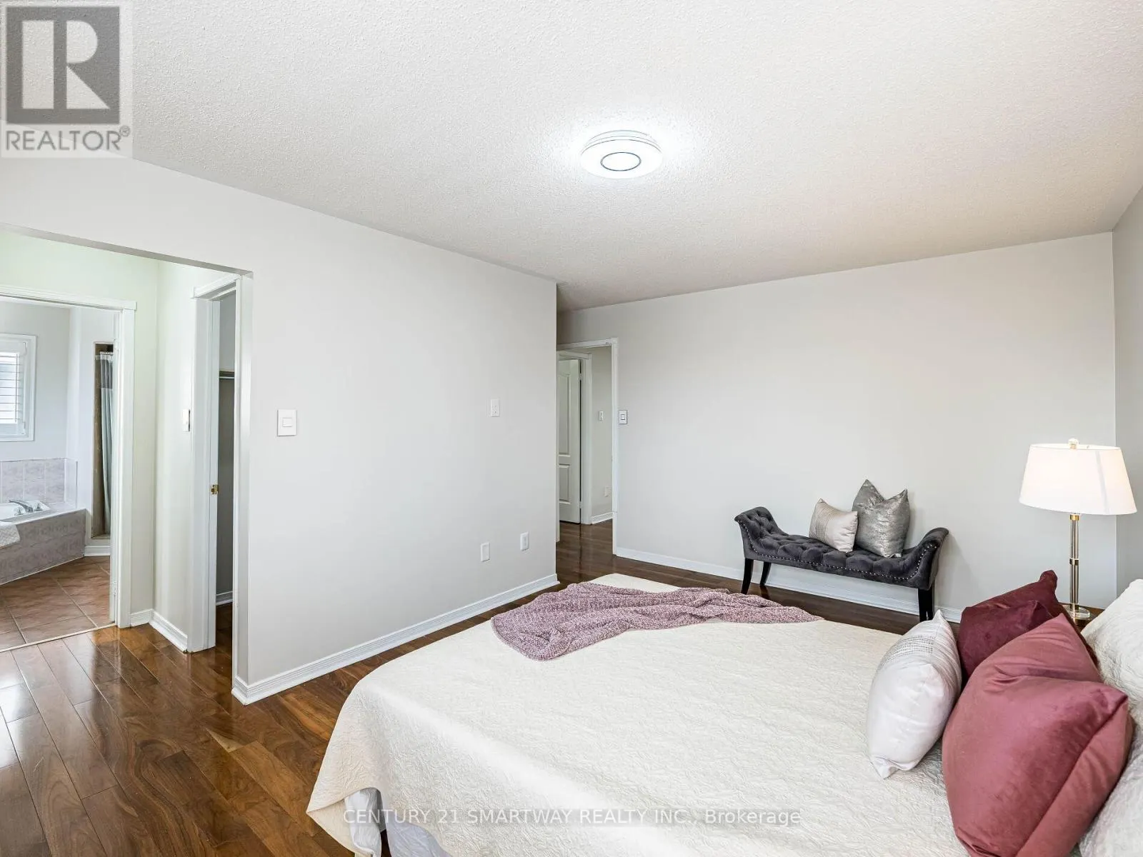124 PORCHLIGHT ROAD
