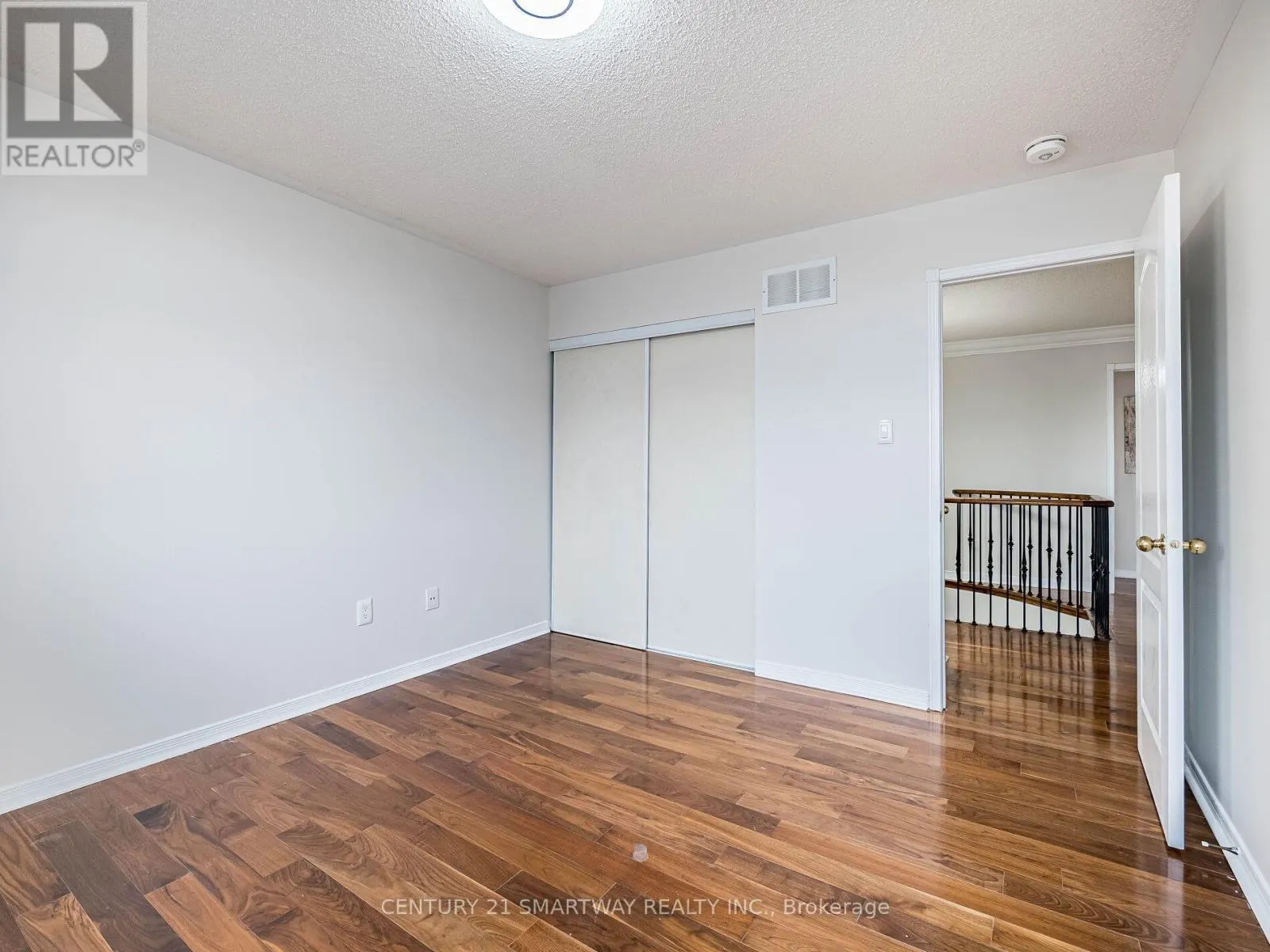 124 PORCHLIGHT ROAD