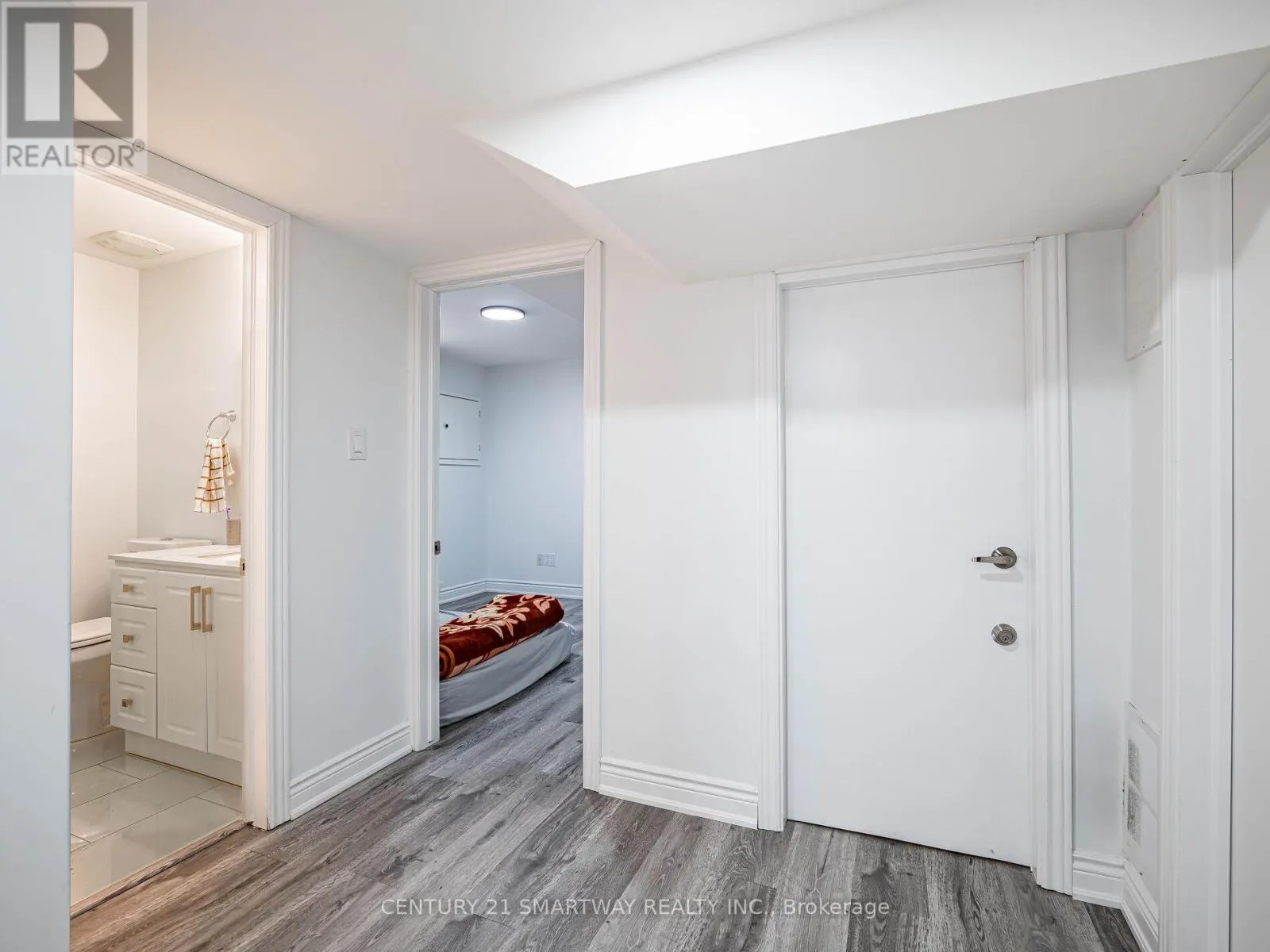 124 PORCHLIGHT ROAD